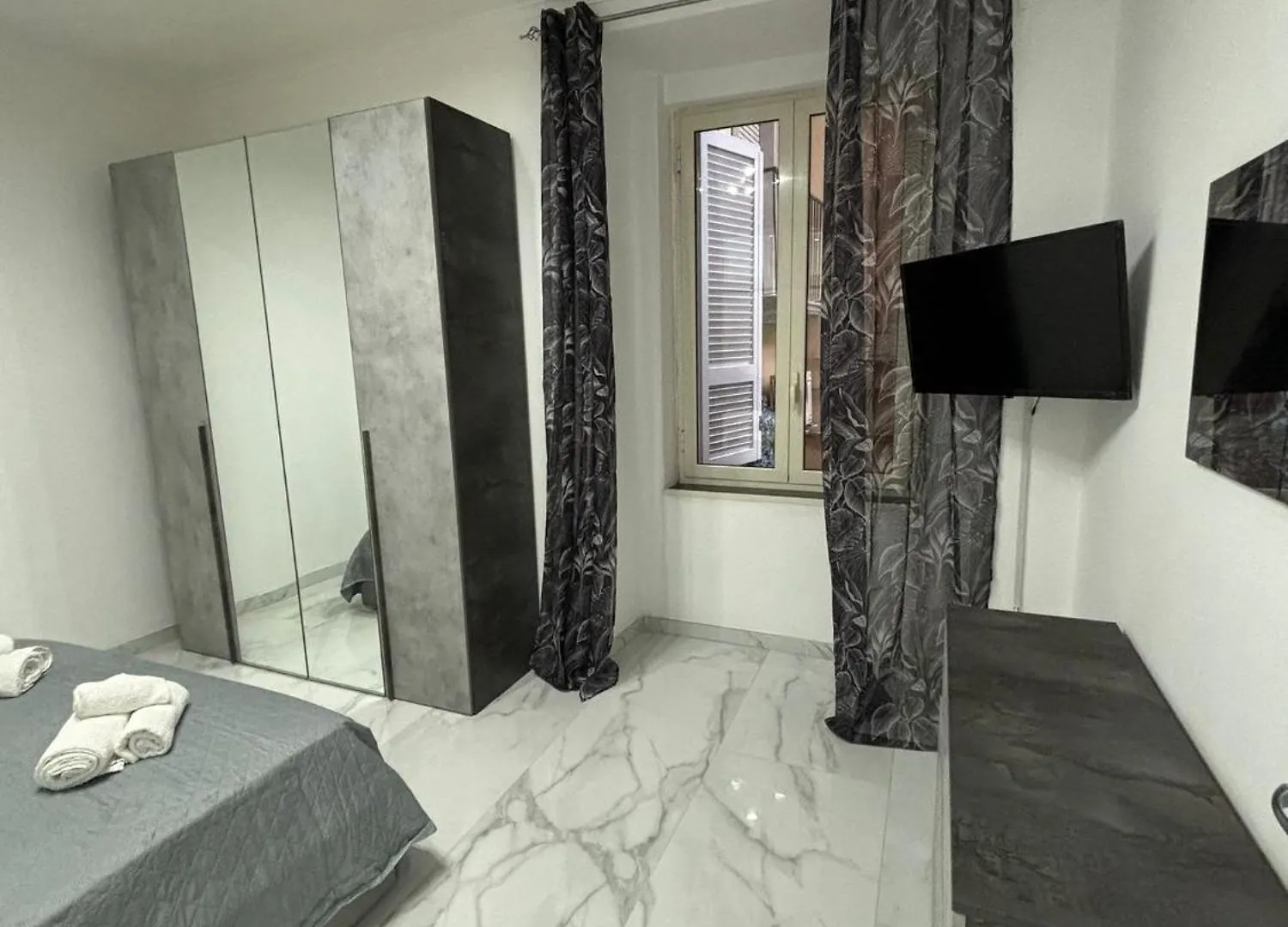 Domus Sunny Apartment Naples 0*,  Italy